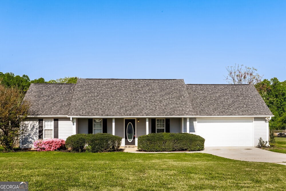 372 Kay Dr in Winder, GA - Building Photo