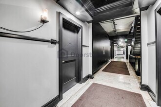 460 S Spring St, Unit 309 in Los Angeles, CA - Foto de edificio - Building Photo