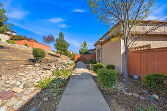 669 Mission De Oro Dr in Redding, CA - Building Photo - Building Photo