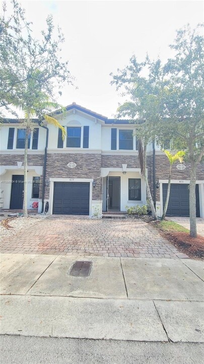 4219 SW 164th Ct in Miami, FL - Building Photo