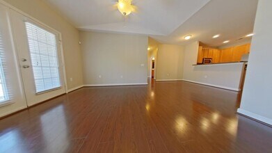 7108 W Friendly Ave in Greensboro, NC - Building Photo - Building Photo