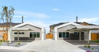 7 E Iris Ave in McAllen, TX - Building Photo