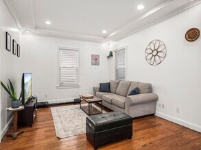 4 George St, Unit 1 in Somerville, MA - Foto de edificio - Building Photo