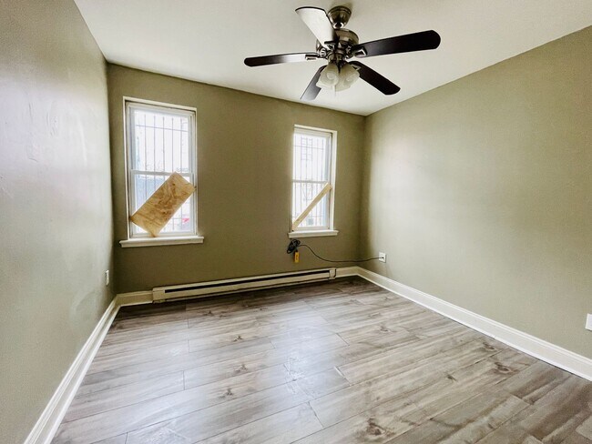 331 Rose St, Unit 1 in Chester, PA - Building Photo - Building Photo