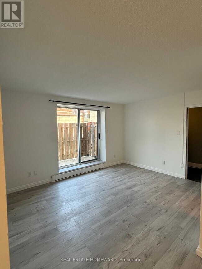 158 Main St in Toronto, ON - Building Photo - Building Photo