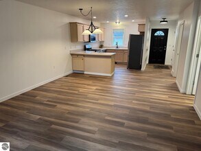 1495 Newport St in Traverse City, MI - Building Photo - Building Photo