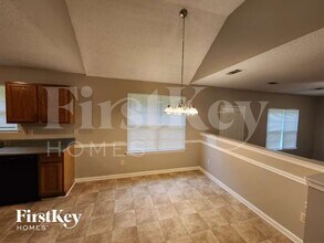 2882 Ward Lake Way in Ellenwood, GA - Foto de edificio - Building Photo