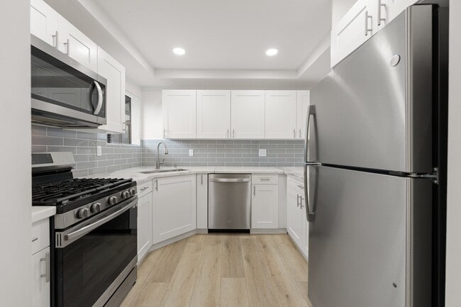 property at 7401 Auburn Oaks Ct