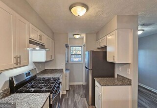 6627 Banbury Ct NW in Norcross, GA - Foto de edificio - Building Photo