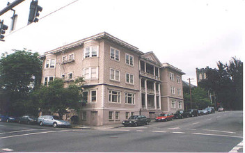 1810 NW Everett St in Portland, OR - Building Photo - Building Photo