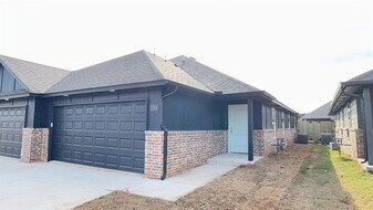 1214 NW 113th St in Oklahoma City, OK - Building Photo