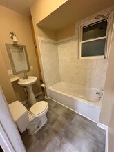 329 E Marquette St in Ottawa, IL - Foto de edificio - Building Photo