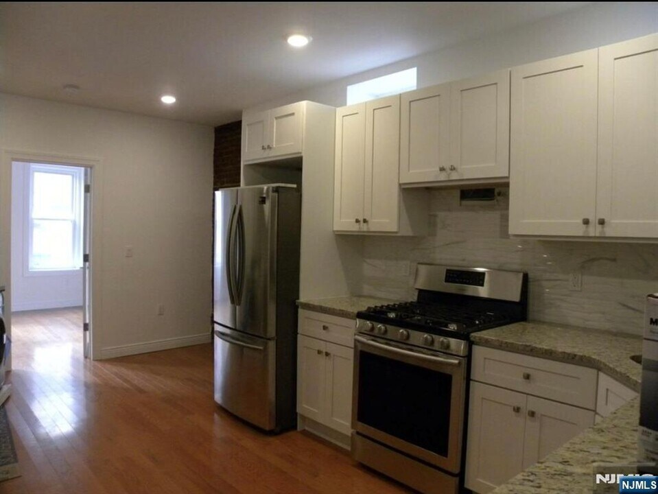 43 Ridgewood Blvd E in Ridgewood, NJ - Building Photo