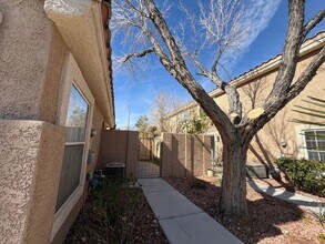 9655 Silver City Dr in Las Vegas, NV - Building Photo - Building Photo