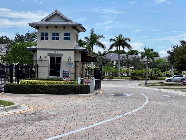 1955 Marsh Harbor Dr, Unit 1955 Marsh Harbour Dr in Riviera Beach, FL - Building Photo - Building Photo