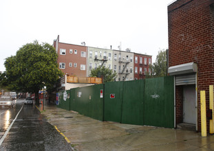 498 Leonard St in Brooklyn, NY - Building Photo - Building Photo