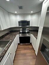 1000 West Ave, Unit 0317 in Miami Beach, FL - Building Photo - Building Photo