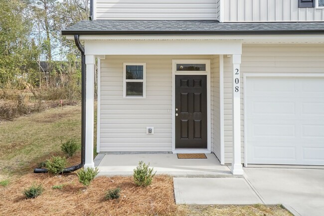 208 W Cole St in Dunn, NC - Foto de edificio - Building Photo