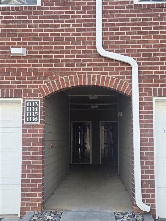 1114 Woodland Ln in Alpharetta, GA - Building Photo