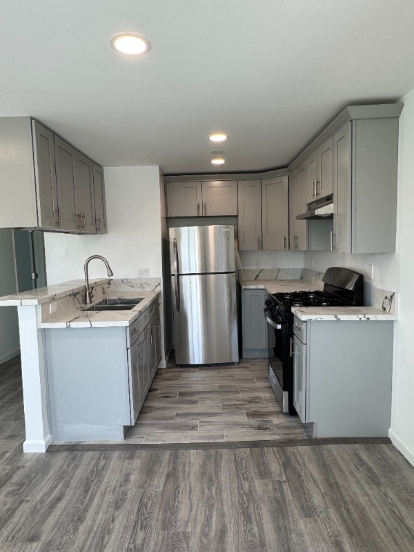 property at 1503 Cochran Ave