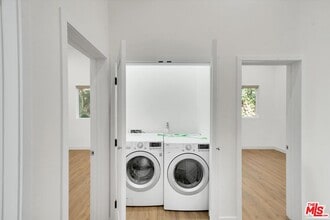 19545 San Jose St in Los Angeles, CA - Foto de edificio - Building Photo