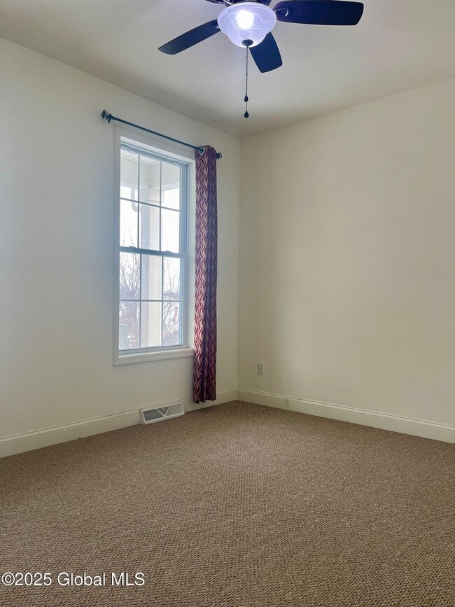 19 Eagles Ln in Cohoes, NY - Building Photo - Building Photo