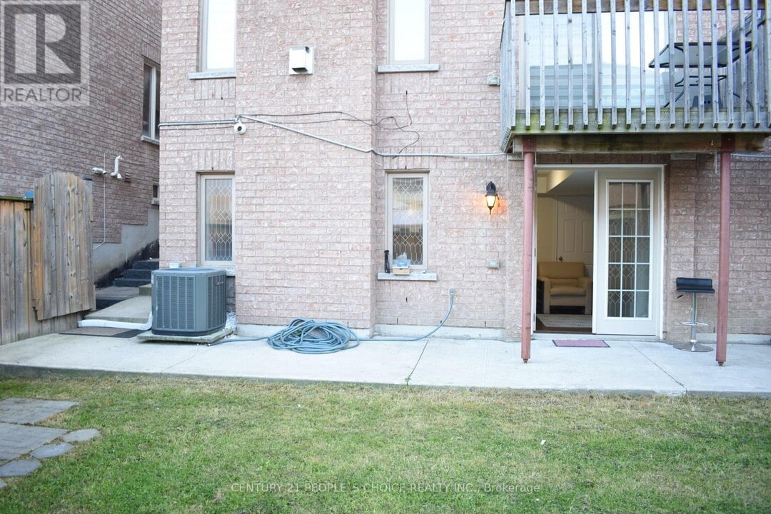 5551 Meadowcrest Ave in Mississauga, ON - Building Photo