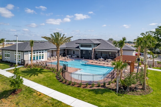 Bristol Park Apartments in Mount Dora, FL - Foto de edificio - Building Photo