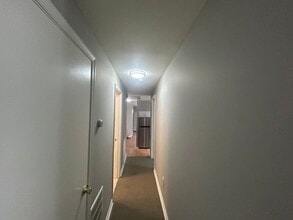 514 W Queen Ln in Philadelphia, PA - Building Photo - Building Photo