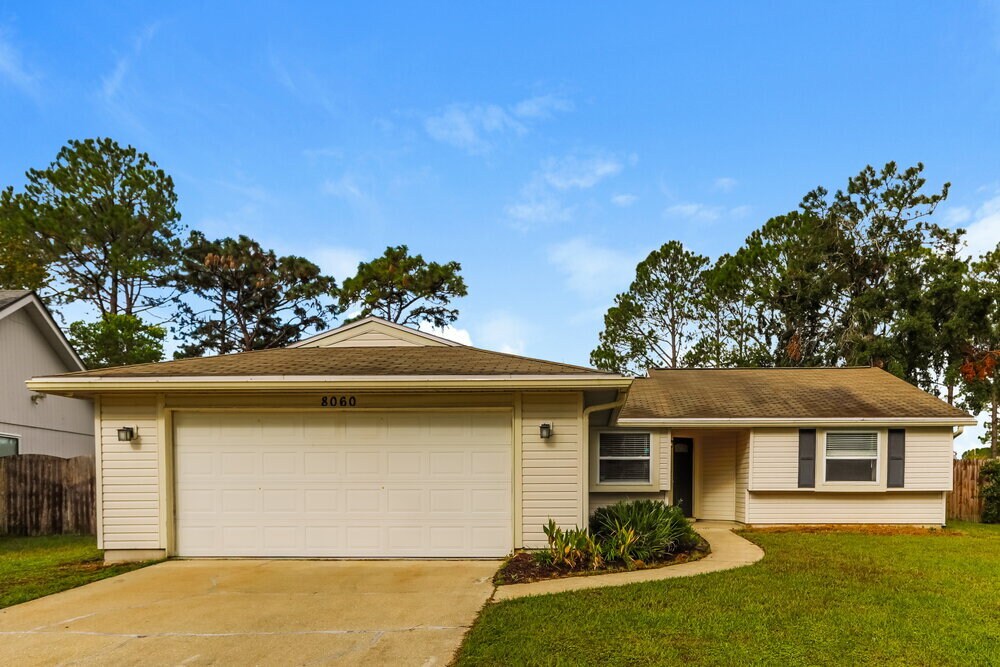 8060 Creedmoor Dr in Jacksonville, FL - Building Photo