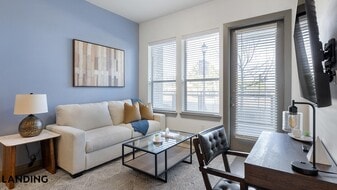 101 S Center St, Unit 447 in Arlington, TX - Building Photo