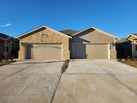 9836 Grosbeak Ln in Magnolia, TX - Building Photo