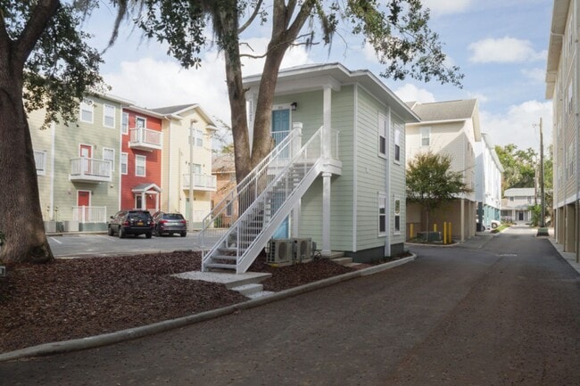 property at 1121 SW 5th Ave