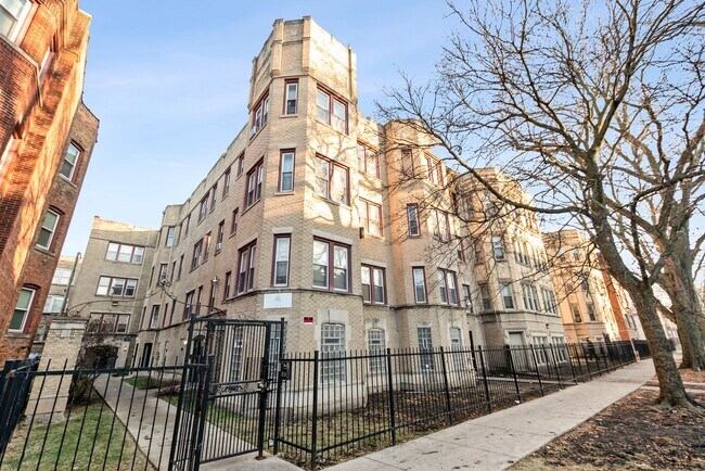 8139-8145 S Maryland Ave