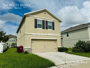 2327 Ashberry Ridge Dr in Plant City, FL - Building Photo - Building Photo