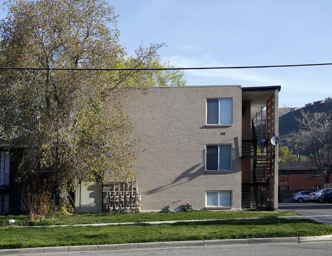 218 W 400 N in Salt Lake City, UT - Foto de edificio - Building Photo