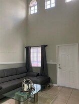 6995 NW 173rd Dr in Hialeah, FL - Building Photo