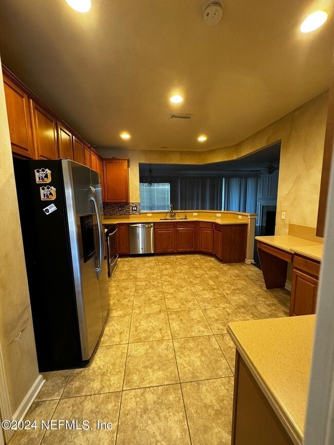 8345 Copperwood Ln in Jacksonville, FL - Foto de edificio - Building Photo