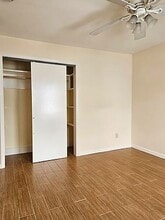 21-24 29th St in Queens, NY - Foto de edificio - Building Photo