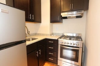 617 W Patterson Ave in Chicago, IL - Foto de edificio - Building Photo