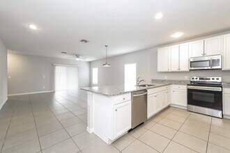 126 Briarcliff Dr in Poinciana, FL - Building Photo - Building Photo