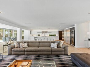 714 S Lake Dr in Lantana, FL - Building Photo - Building Photo