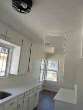 1029 W 84th St in Los Angeles, CA - Building Photo - Building Photo