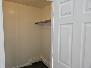 210 Garibaldi Ave in Stratford, CT - Building Photo - Building Photo