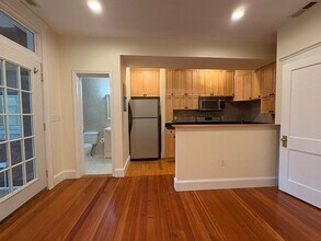 165 Winthrop Rd, Unit 6 in Brookline, MA - Building Photo - Building Photo