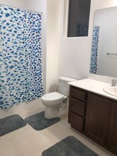 5801 Sterling St, Unit 1 in Dublin, CA - Foto de edificio - Building Photo