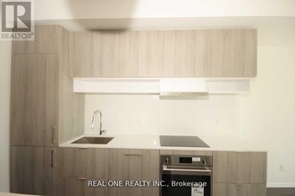 5-2505 Soudan Ave in Toronto, ON - Building Photo - Building Photo