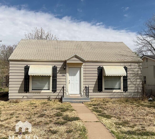 property at 2424 24th St