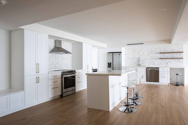 property at 3 Grove Isle Dr