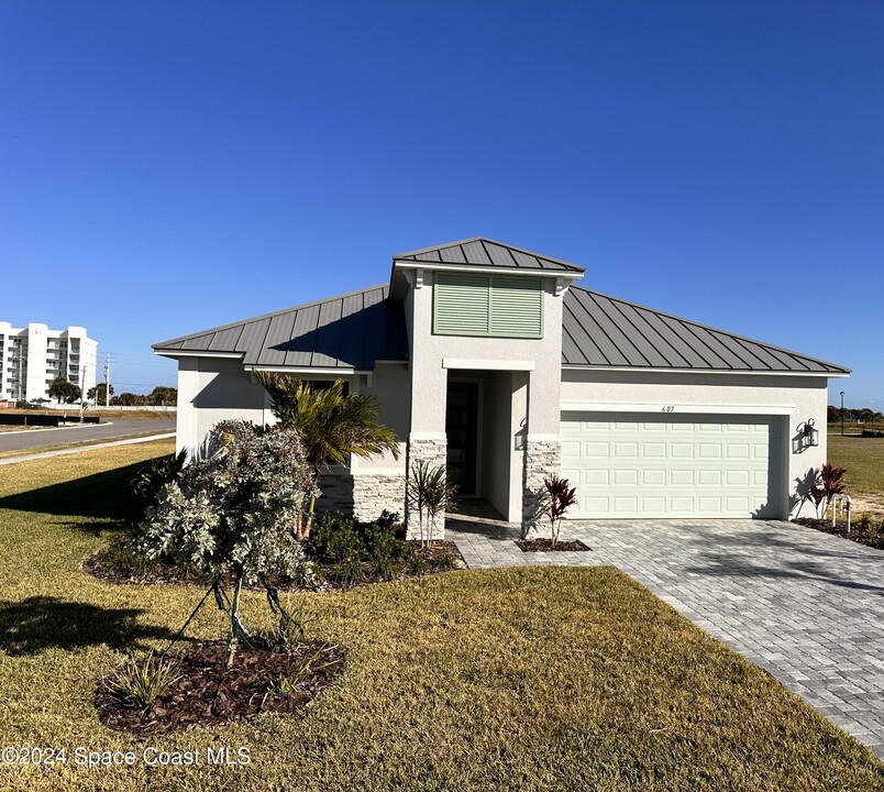 607 Clearwater Ave in Satellite Beach, FL - Building Photo